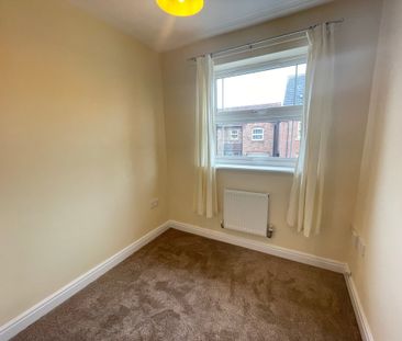 3 bedroom Semi-Detached House to let - Photo 4