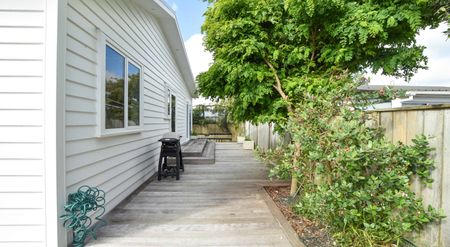 4 Bedroom/1 Bathroom House - Photo 3