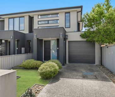 Spacious 4-Bedroom Townhouse in Prime Clayton South Location - Photo 6