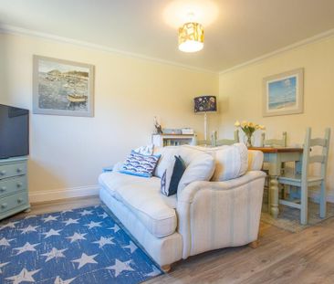 3 bedroom terraced house to rent - Photo 6