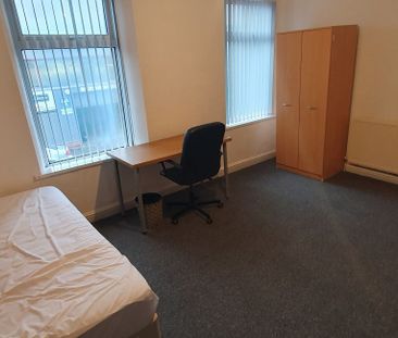 45 Bedford Street, Roath, Cardiff, CF24 3DA - Photo 2