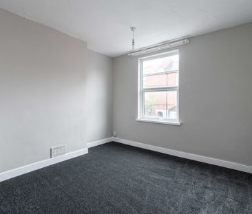 3 Bed Terraced House, Bathley Street, NG2 - Photo 2
