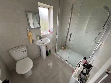 2 bedroom semi-detached house to rent - Photo 5