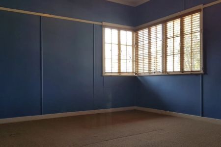 Cosy 2-Bedroom Home in Quiet, Convenient Location - Photo 2