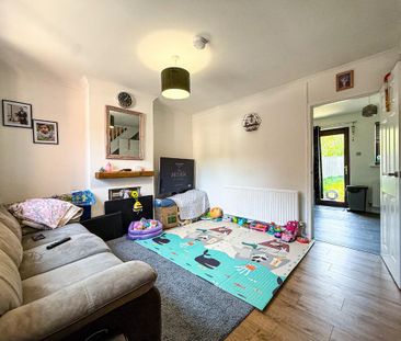 2 bedroom semi-detached house to rent - Photo 4