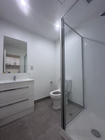 Furnished renovated 1 bedroom..! - Photo 2