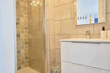 VOLTAIRE Roommate 3 Bedrooms at Troyes - Photo 5