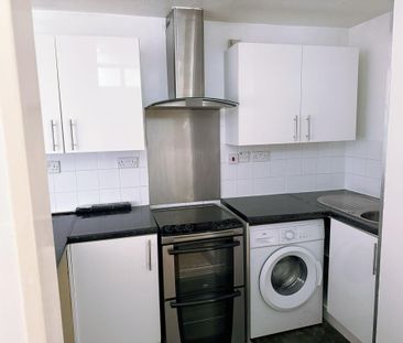 Watermore Court - Photo 4