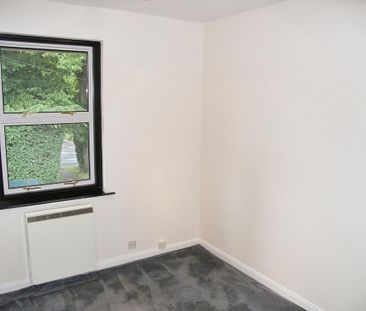 3 bedroom flat to rent - Photo 4
