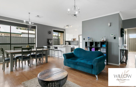 Low Maintenance & Stylish! - Photo 2