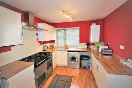3 bedroom terraced house to rent - Photo 4