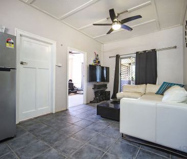 Solid 3 bedroom home - Photo 1