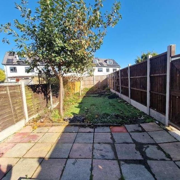 Shoebury Avenue, Shoeburyness, Essex, SS3 - Photo 1