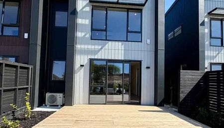 Milldale New 4 Bedroom Townhouse - Photo 3