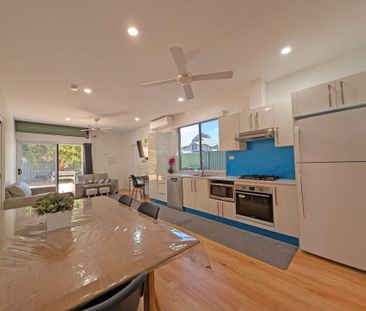 Fully Furnished Home, a short walk to Lake MacQuarie & Cams Wharf T... - Photo 2