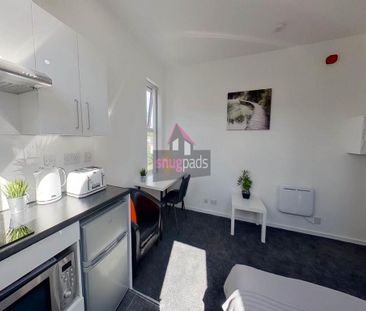 1 bedroom in a house share to rent - Photo 4