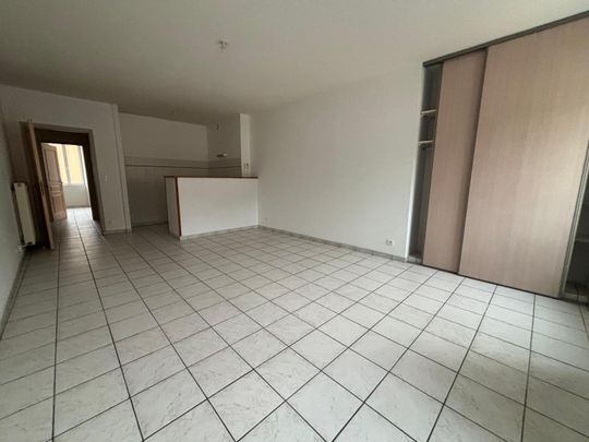 Location Appartement 4 pièces 77m² VALS LES BAINS 07600 - Photo 1