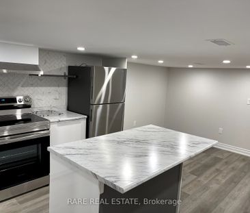 Detached Home For Lease | X8120704 - Photo 2