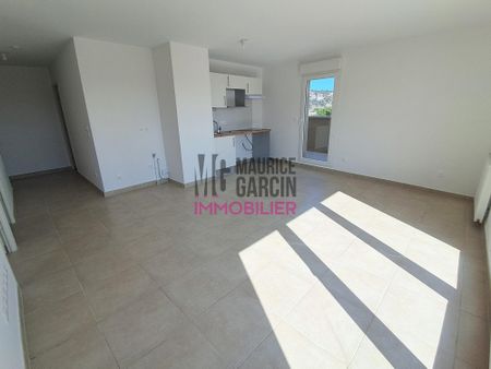 Appartement à louer, 3 pièces - Cavaillon 84300 - Photo 2