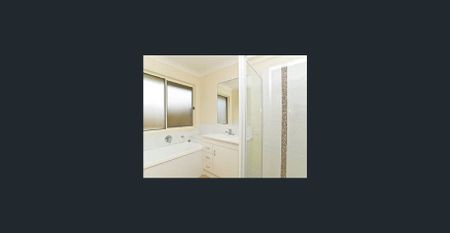 GORGEOUS FAMILY HOME - Photo 3