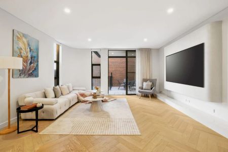 Designer Home in Top Location with Rear Lane Access - Photo 2