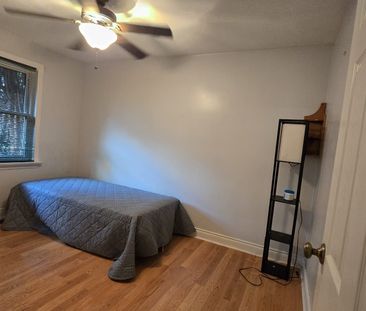 For Lease - 535 Enfield Road, Burlington, Ontario - Photo 1