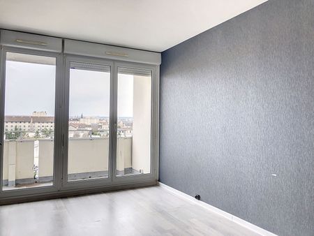 Appartement à louer - REIMS -PLACE LUTON - Photo 2