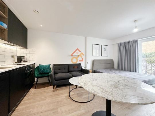 Studio to rent - Photo 1