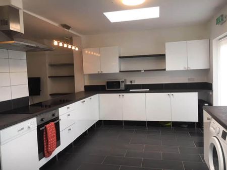 182 HARBORNE LANE - Photo 2