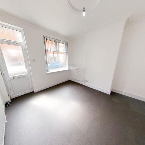 Myrtle Road, Leicester - Photo 1