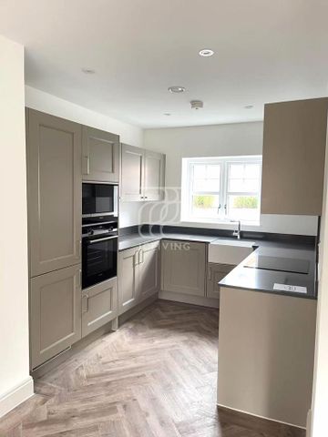 3 bedroom semi-detached house to rent - Photo 2