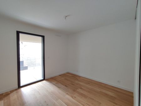 Appartement 3 pièces 78m2 MARSEILLE 7EME 1 370 euros - Photo 4