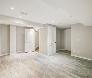 For Lease - 247 Beechtree Crescent, Oakville, Ontario - Photo 5