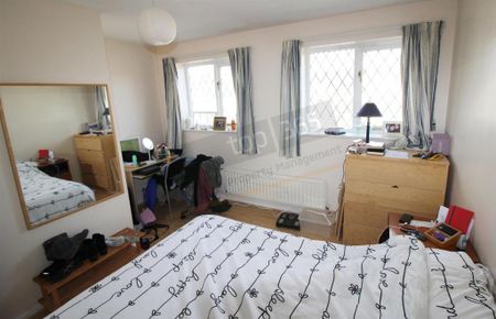 2 bedroom semi-detached house to rent - Photo 4