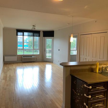 Belle copropriété 4 ½ (2 sdb) à louer dès que possible à Ville Saint-Laurent - Photo 3