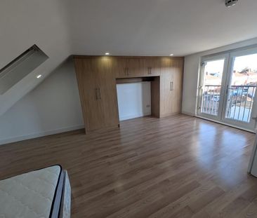 Studio to rent - Photo 2