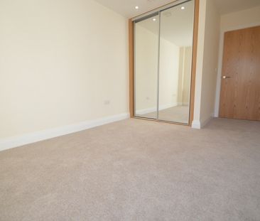 Windsor Road, Slough, Berkshire,SL1 - Photo 3