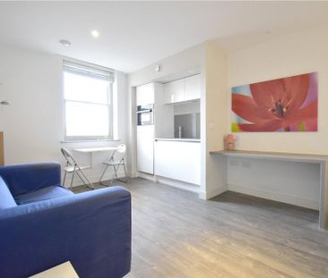 Studio to rent - Photo 2