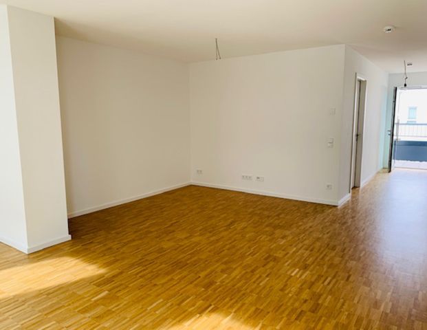Mietwohnung in Offenbach - 1. Grundmiete geschenkt - Noch vor Weihnachten in die attraktive Penthouse-Wohnung mit Einbauküche und Dachterrasse - Photo 1