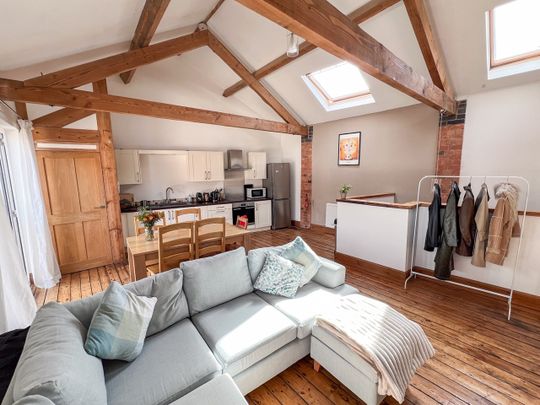 2 Bed Terraced House, Walnut St, LE2 - Photo 1