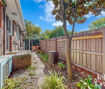 2/400 Mont Albert Road, Mont Albert - Photo 2