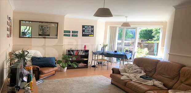 Spacious 4 double bedrooms with access to private garden - Photo 1