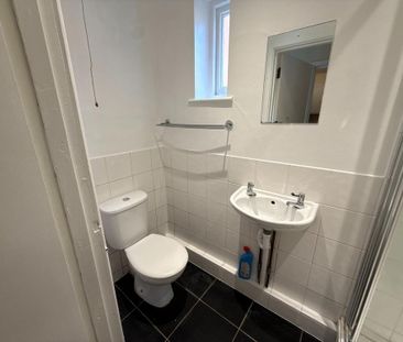 4 bedroom semi-detached house to rent - Photo 1