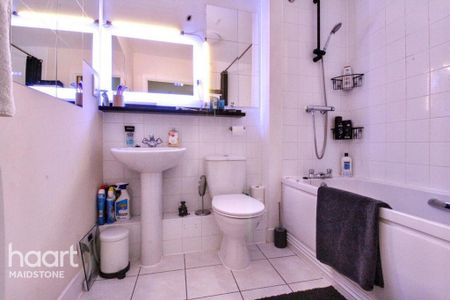 1 bedroom apartment to rent - Photo 4