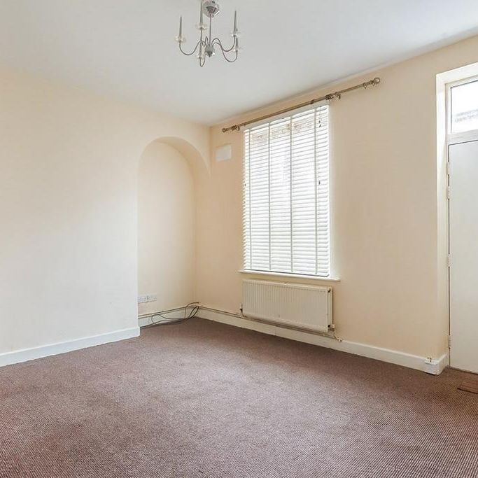 4 bedroom terraced house to rent - Photo 1