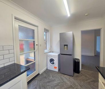 2 bedroom ground floor flat to rent - Photo 6