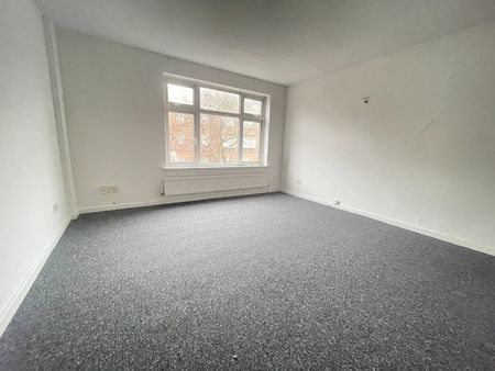 4 Bed Terraced House, Westbury Road, IG11 - Photo 4