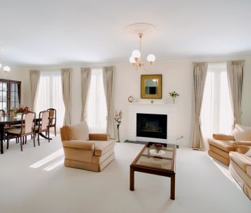 5 Bed, 3 Bath - Photo 3