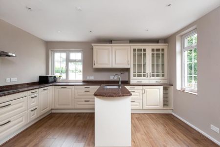 3 bedroom detached house to rent - Photo 4