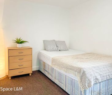 Basingstoke Road, Reading, Berkshire, RG2 0ET - Photo 2